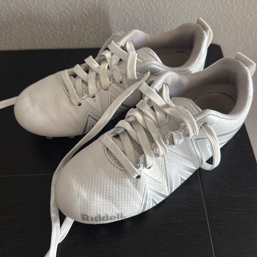 Riddell White Kids Sports Shoes
